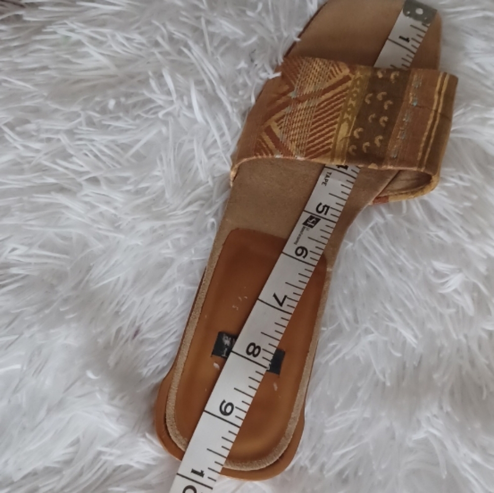 Stuart Weitzman Slides Neutral Block Heels With P… - image 8